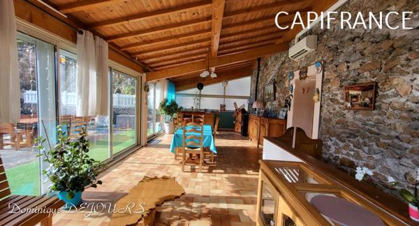 GRANDE MAISON avec piscine - 2 logements dont 1 logement loué à l'année loyer 980€/mois hors charge.