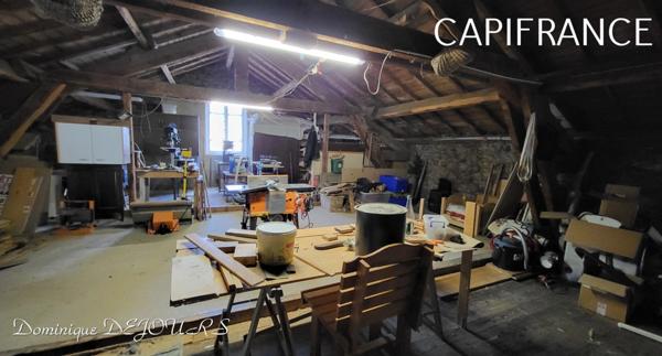 GRANDE MAISON avec piscine - 2 logements dont 1 logement loué à l'année loyer 980€/mois hors charge.