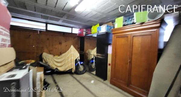 GRANDE MAISON avec piscine - 2 logements dont 1 logement loué à l'année loyer 980€/mois hors charge.