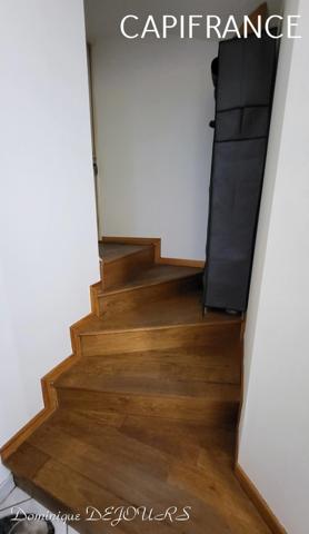 GRANDE MAISON avec piscine - 2 logements dont 1 logement loué à l'année loyer 980€/mois hors charge.