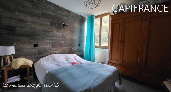 GRANDE MAISON avec piscine - 2 logements dont 1 logement loué à l'année loyer 980€/mois hors charge.