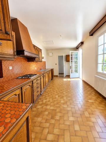 villa 4 pièce(s) 180 m2, avec terrain constructible