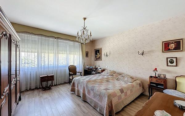 Maison à vendre    5 pièces • 168 m2 La Rochelle