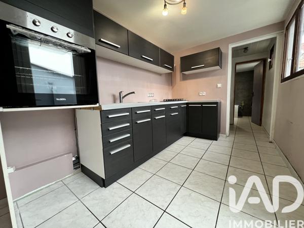 Location maison 5 pièces 73 m² Longpré-les-Corps-Saints