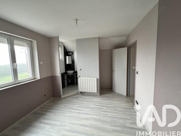 Location maison 5 pièces 73 m² Longpré-les-Corps-Saints
