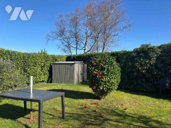 PLOUGASTEL. Située dans un quartier calme, en fond d'impasse et à deux pas des commerces, super...