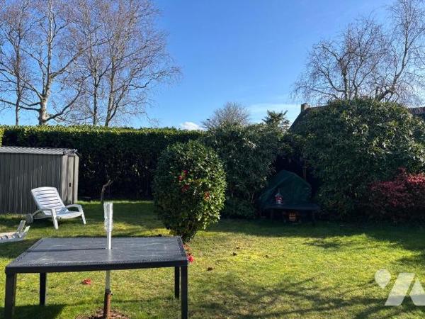 PLOUGASTEL. Située dans un quartier calme, en fond d'impasse et à deux pas des commerces, super...