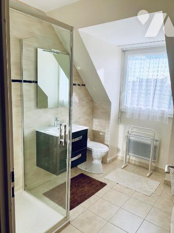 PLOUGASTEL. Située dans un quartier calme, en fond d'impasse et à deux pas des commerces, super...