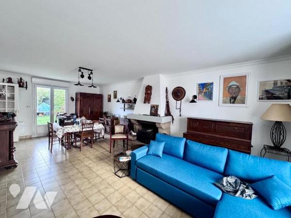 PLOUGASTEL. Située dans un quartier calme, en fond d'impasse et à deux pas des commerces, super...