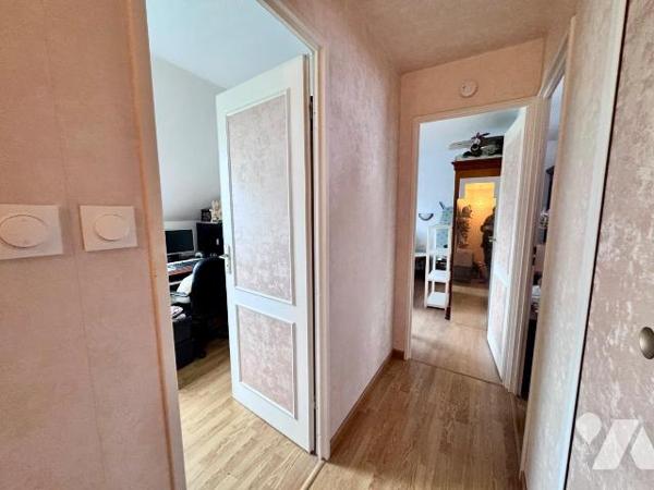 PLOUGASTEL. Située dans un quartier calme, en fond d'impasse et à deux pas des commerces, super...