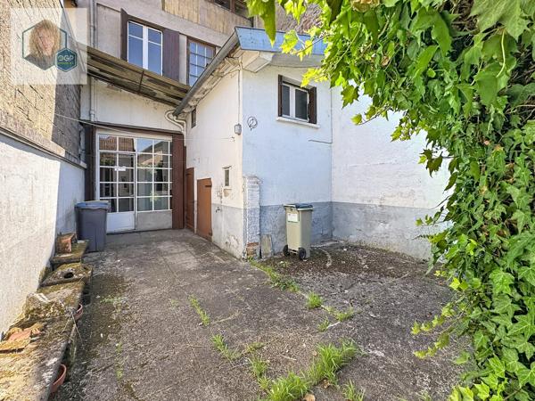 MAISON DE VILLE DES ANNÉES 30 AVEC JARDIN ET POTENTIEL D’AMÉNAGEMENT