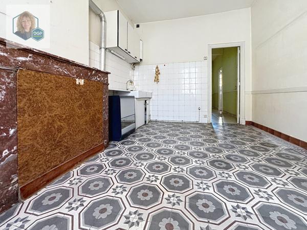 MAISON DE VILLE DES ANNÉES 30 AVEC JARDIN ET POTENTIEL D’AMÉNAGEMENT