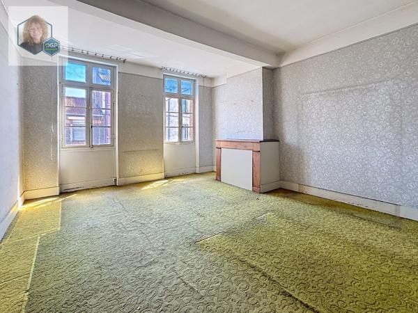 MAISON DE VILLE DES ANNÉES 30 AVEC JARDIN ET POTENTIEL D’AMÉNAGEMENT