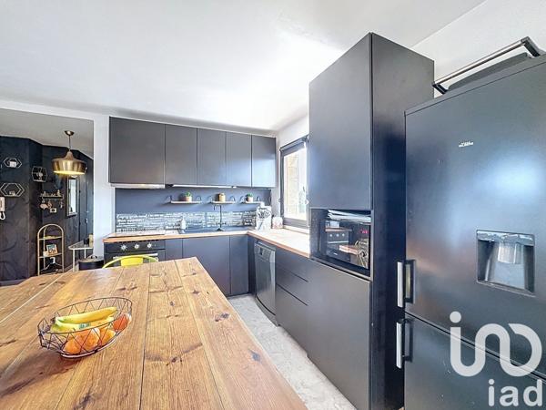 Appartement 3 pièces de 63 m² à Six-Fours-les-Plages (83140)