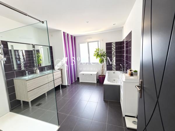 Maison 5 pièce(s) 3 chambre(s) 108 m²