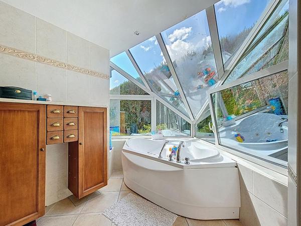 Maison 10 pièce(s) 217 m2