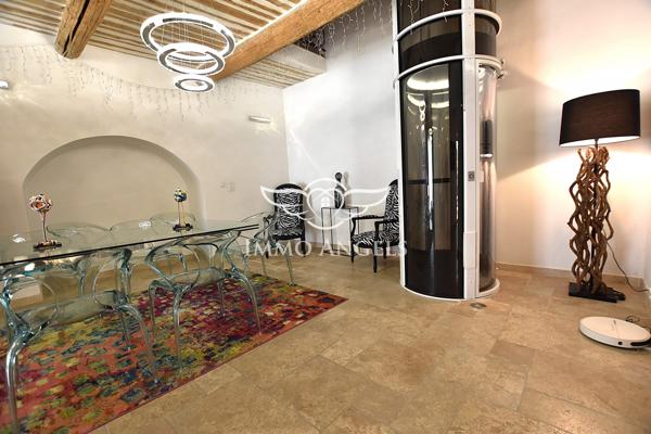 Propriété d’Exception au Cœur de Sainte-Cécile-les-Vignes