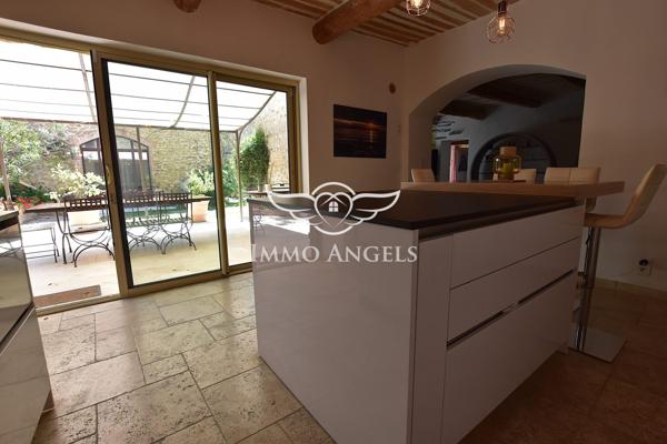 Propriété d’Exception au Cœur de Sainte-Cécile-les-Vignes