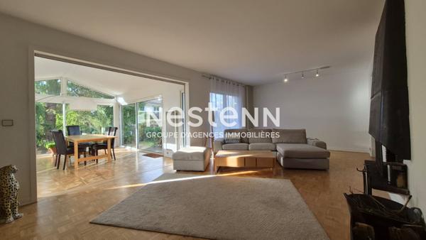 Nestenn IGNY - Maison indépendante de 202m² avec 4 chambres, Quartier Vilgénis, Séjour triple exposition, Jardin, sous-sol total, garage, Proche école Steiner et collège, Axes routiers A6/ A10/N118 faciles d'accès.