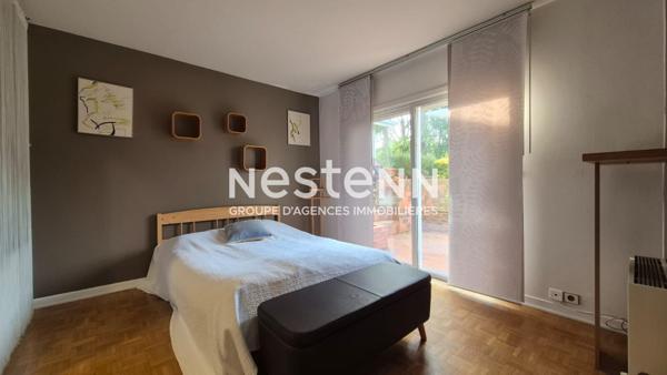 Nestenn IGNY - Maison indépendante de 202m² avec 4 chambres, Quartier Vilgénis, Séjour triple exposition, Jardin, sous-sol total, garage, Proche école Steiner et collège, Axes routiers A6/ A10/N118 faciles d'accès.