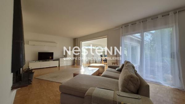 Nestenn IGNY - Maison indépendante de 202m² avec 4 chambres, Quartier Vilgénis, Séjour triple exposition, Jardin, sous-sol total, garage, Proche école Steiner et collège, Axes routiers A6/ A10/N118 faciles d'accès.