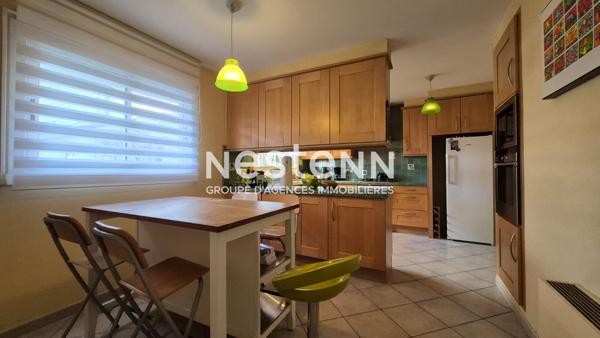 Nestenn IGNY - Maison indépendante de 202m² avec 4 chambres, Quartier Vilgénis, Séjour triple exposition, Jardin, sous-sol total, garage, Proche école Steiner et collège, Axes routiers A6/ A10/N118 faciles d'accès.