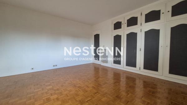 Nestenn IGNY - Maison indépendante de 202m² avec 4 chambres, Quartier Vilgénis, Séjour triple exposition, Jardin, sous-sol total, garage, Proche école Steiner et collège, Axes routiers A6/ A10/N118 faciles d'accès.