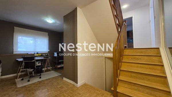 Nestenn IGNY - Maison indépendante de 202m² avec 4 chambres, Quartier Vilgénis, Séjour triple exposition, Jardin, sous-sol total, garage, Proche école Steiner et collège, Axes routiers A6/ A10/N118 faciles d'accès.