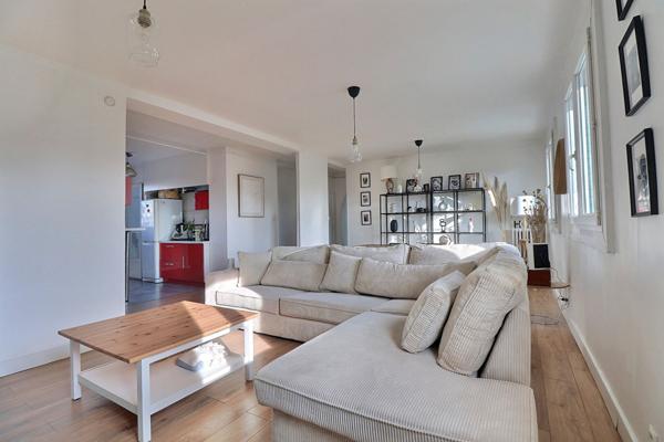 SAINT GINIEZ-13008-APPARTEMENT MARSEILLE 3/4 PIECES-CAVE