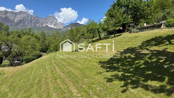 Ferme authentique avec terrain constructible 2813 m2