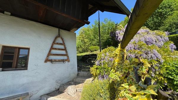 Ferme authentique avec terrain constructible 2813 m2