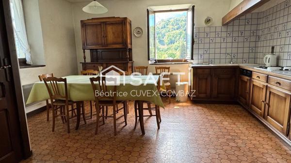 Ferme authentique avec terrain constructible 2813 m2