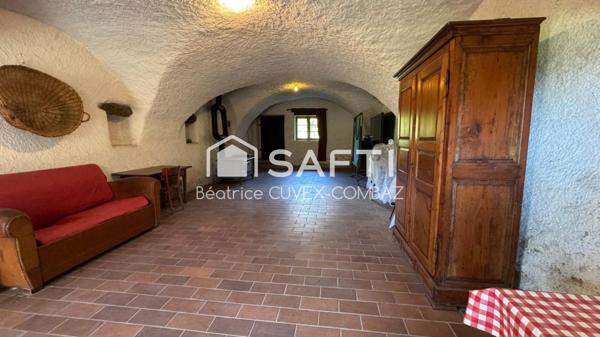 Ferme authentique avec terrain constructible 2813 m2