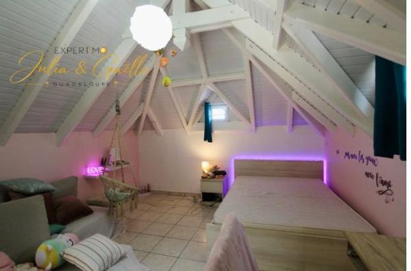 Villa avec jardin et piscine – Baie-Mahault