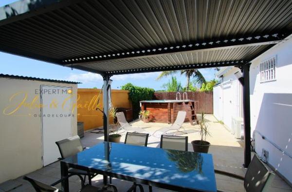 Villa avec jardin et piscine – Baie-Mahault