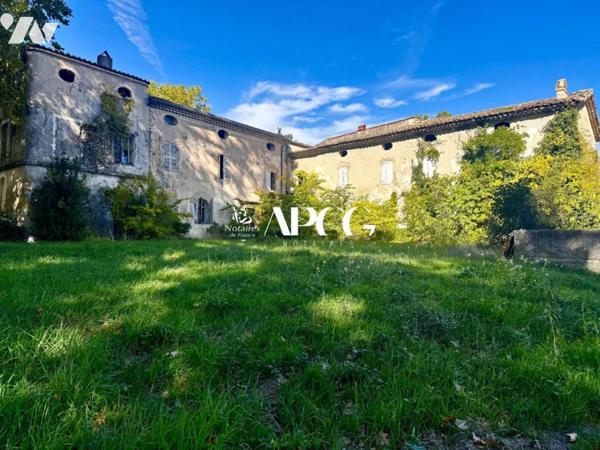 ENSEMBLE IMMOBILIER - FORT POTENTIEL - A RENOVER EN DROME PROVENCALE 