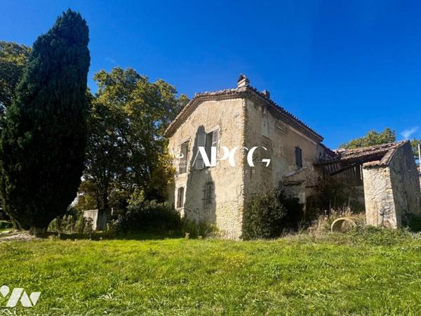 ENSEMBLE IMMOBILIER - FORT POTENTIEL - A RENOVER EN DROME PROVENCALE 
