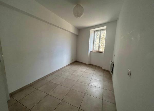 Appartement à louer    2 pièces • 43 m2 Lablachère
