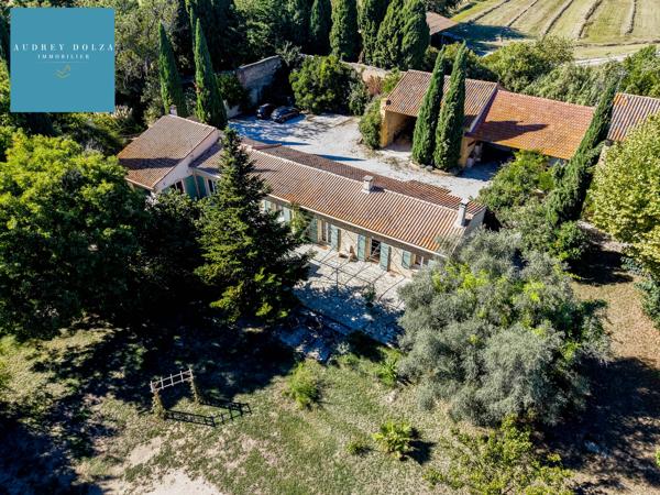 Propriété familiale de 185 m² de plain-pied avec grandes dépendances - Salon de Provence - 940 000€ FAI