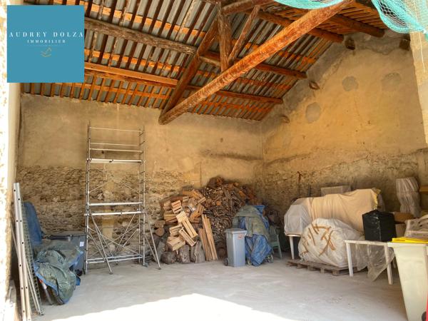 Propriété familiale de 185 m² de plain-pied avec grandes dépendances - Salon de Provence - 940 000€ FAI