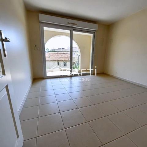 GRAND T3  95M2+TERRASSE+ASCENSEUR+PLACE DE PARKING PRIVEE