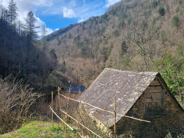 grange de 22,5 m2 au sol sur 2 étages