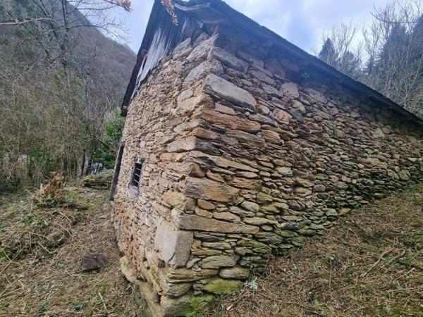 grange de 22,5 m2 au sol sur 2 étages