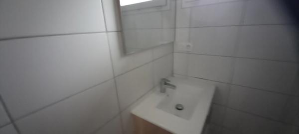 CARHAIX PLOUGUER- RARE SUR LE MARCHE Appartement 2 pièces