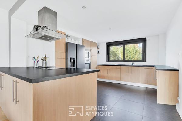 Maison familiale avec jardin et bureau indépendant dans le quartier des Fleurs