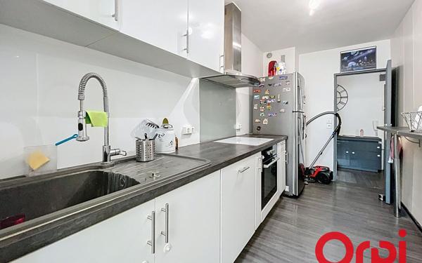 Appartement à vendre    3 pièces • 59,85 m2 Marseille 12