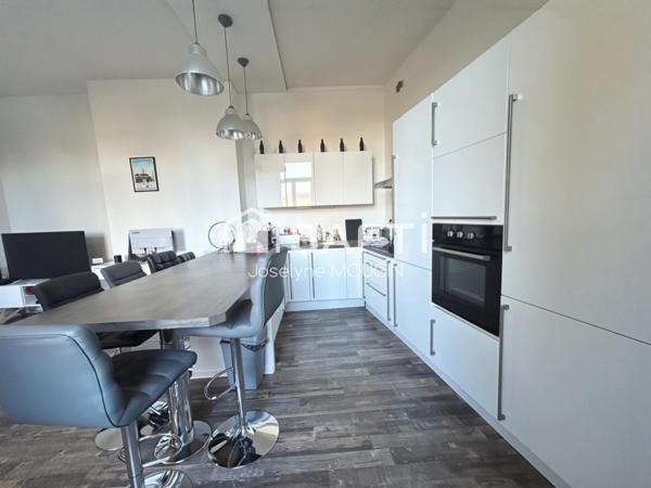 Proche de la gare, appartement T2 avec terrasse.