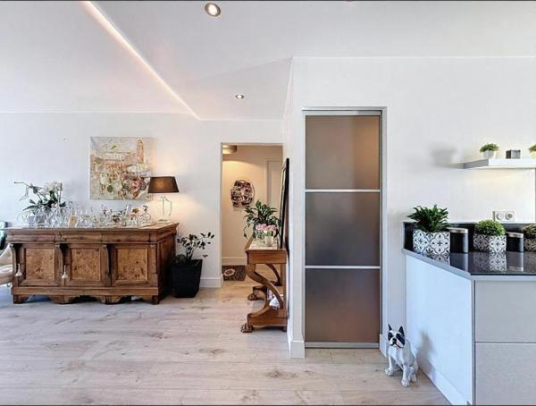 Appartement T3, 67.60 m2, très lumineux avec terrasse, garage et cave. Vannes centre, quartier Palais des Arts