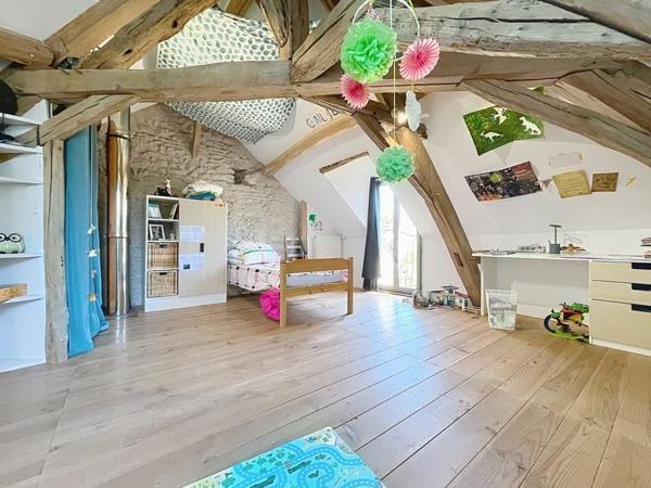 Maison 309 228 € Montlouis-sur-Loire 5 p 142 m² DPE C