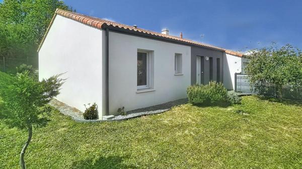 Maison Plain-Pied 2020 de 92 m² - 3 Ch + Garage + Jardin au Calme